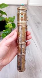 Tibetaanse gebedsrol houder bezet met blauwe  kleursteen, Antiek en Kunst, Ophalen of Verzenden