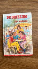 De Drieling op Mallorca - Trix van Brussel, Ophalen of Verzenden, Gelezen, Trix van Brussel, Fictie algemeen