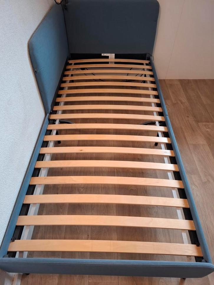 Ikea Blakullen bedframe, Huis en Inrichting, Slaapkamer | Bedden, Nieuw, Eenpersoons, 90 cm, 200 cm, Stof, Blauw, Ophalen