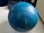 Mooie blauwe fitnessbal gymbal doorsnede 55 cm – Nyamba, Sport en Fitness, Fitnessmaterialen, Ophalen of Verzenden, Rug, Zo goed als nieuw