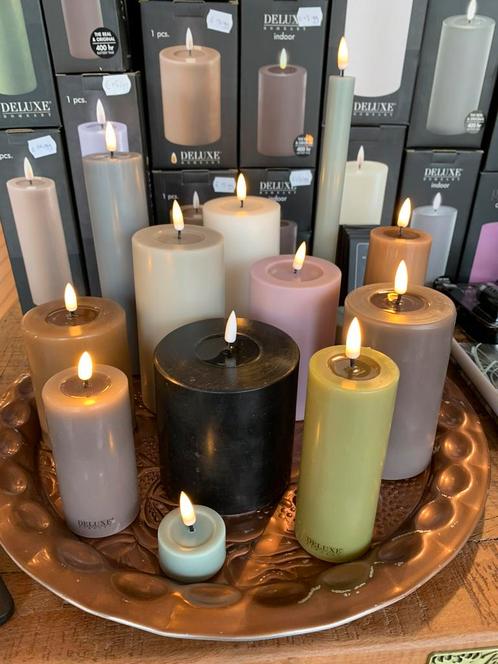 DELUXE led kaarsen met gratis afstandsbediening, Huis en Inrichting, Woonaccessoires | Kandelaars en Kaarsen, Nieuw, Minder dan 25 cm