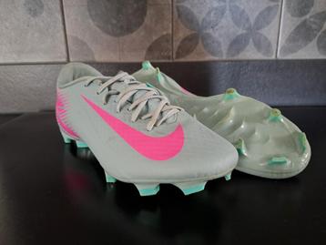 Nike voetbal schoenen beschikbaar voor biedingen