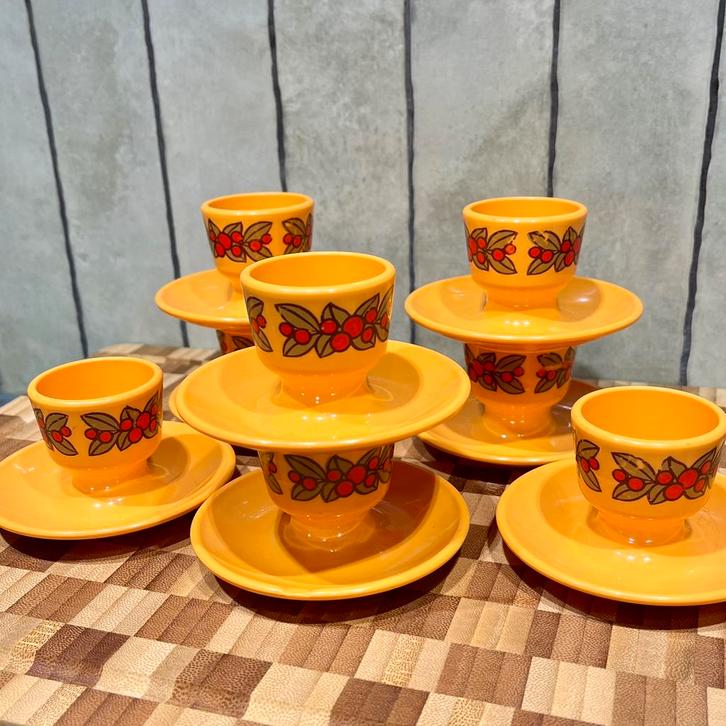 Vintage gele eierdopjes van Emsa, Huis en Inrichting, Keuken | Servies, Gebruikt, Overige typen, Overige stijlen, Overige materialen