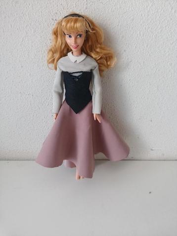 Barbie Doornroosje  beschikbaar voor biedingen