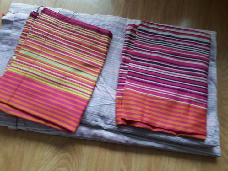 Lits-Jumeaux dekbedovertrek, Huis en Inrichting, Slaapkamer | Beddengoed, Zo goed als nieuw, Dekbedovertrek, Tweepersoons, Rood