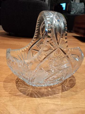 Kristalen bonbon-mandje beschikbaar voor biedingen