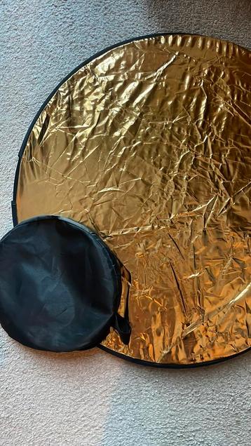 Reflectiescherm goud/zilver met handige hoes beschikbaar voor biedingen