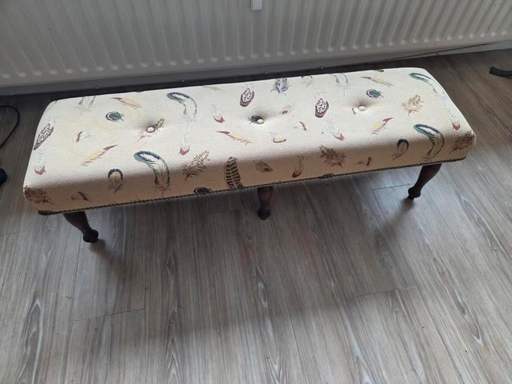Schattig bankje met veren patroon, Huis en Inrichting, Slaapkamer | Slaapbanken, Gebruikt, 70 cm of minder, 190 cm of minder, Eenpersoons
