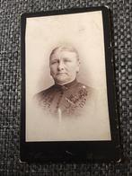 CDV, Vrouw, G. Hiemstra, Middelburg, Carte de Visite, Ophalen of Verzenden, Voor 1940, Gebruikt, Foto