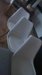 3 zgan witte kunststof stoelen, Ophalen, Zo goed als nieuw, Wit, Kunststof