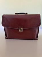 Klassieke lederen laptoptas, Computers en Software, Laptoptassen, Ophalen, 17 inch of meer, Gebruikt, Aktetas