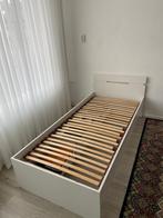 Bed hout met la, Huis en Inrichting, Slaapkamer | Bedden, Ophalen, 90 cm, Eenpersoons, Wit