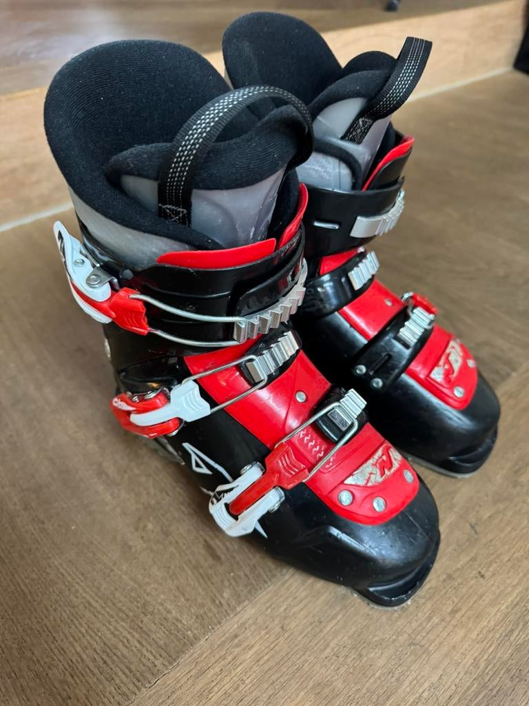 Nordica junior skischoenen maat 23,5, 100 tot 140 cm, Schoenen, Ophalen of Verzenden, Zo goed als nieuw
