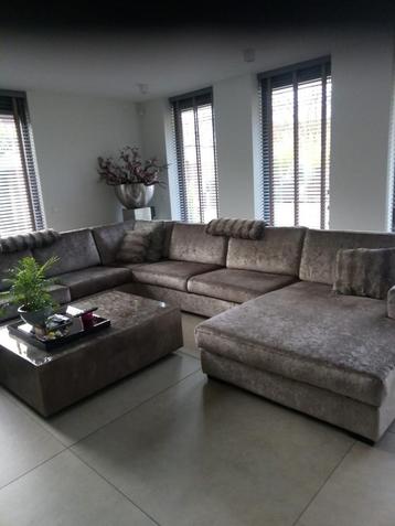 Hoekbank MEGA groot. 4.00x3.20x1.80 SUPERMOOI beschikbaar voor biedingen