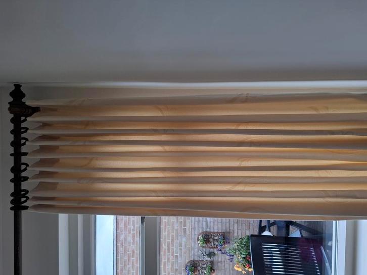 mooie cremekleurige gordijnen met motief ., Huis en Inrichting, Stoffering | Gordijnen en Lamellen, Gebruikt, 200 cm of meer, Ophalen of Verzenden