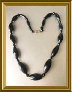 Korte zwarte glazen git ketting, Sieraden, Tassen en Uiterlijk, Antieke sieraden, Ophalen of Verzenden, Overige materialen, Ketting