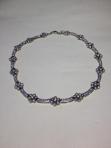 Zilveren collier met zilveren armband beschikbaar voor biedingen