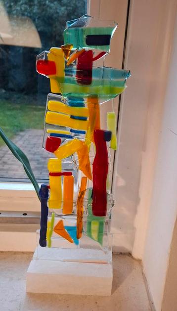 Schitterend uniek handgemaakt glasobject. Met albasten voet beschikbaar voor biedingen