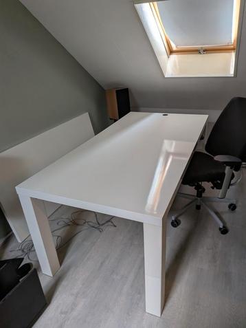 Groot bureau, hoogglans wit