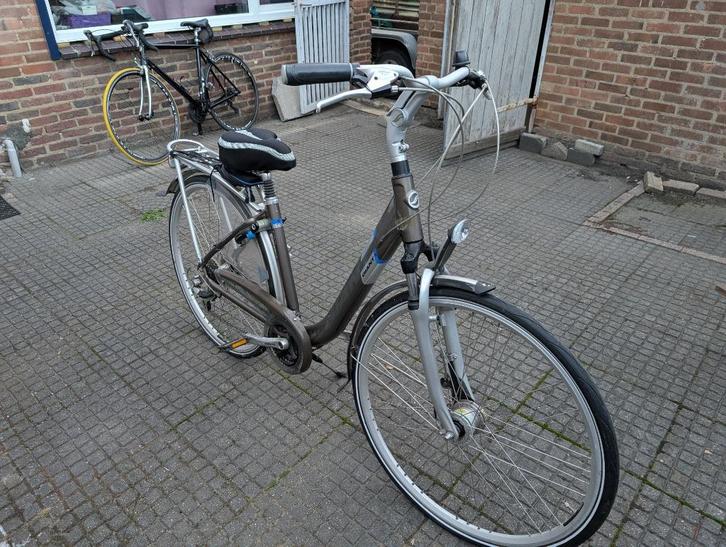 Giant Cosmo rs3 dames fiets, schoolfiets, stadsfiets,, Fietsen en Brommers, Fietsen | Dames | Damesfietsen, Gebruikt, Giant, (Extra) lage instap