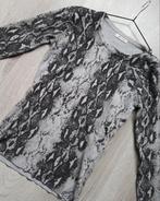 Top grijs/slangenprint maat M/L, Verzenden