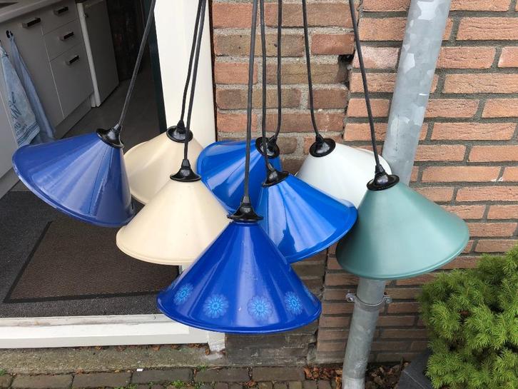 Wij hebben ze weer! Brocante Hanglampjes in Diverse kleuren., Antiek en Kunst, Antiek | Lampen, Ophalen of Verzenden