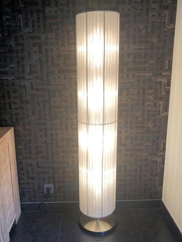 2 elegante mooie vloerlampen beschikbaar voor biedingen