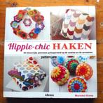 HIPPIE-CHIC HAKEN 30 patronen geinspireerd op de jaren 60 70, Hobby en Vrije tijd, Breien en Haken, Patroon of Boek, Zo goed als nieuw