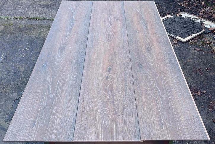 31m2 Krono donker eiken XL laminaat V-groef. Opgestapeld., Huis en Inrichting, Stoffering | Vloerbedekking, Zo goed als nieuw