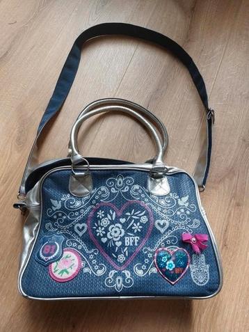 Handtas/schoudertas  beschikbaar voor biedingen