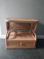Rotan kastje/tafeltje heel uniek, Huis en Inrichting, Slaapkamer | Nachtkastjes, Ophalen, Zo goed als nieuw, Hout, Minder dan 45 cm