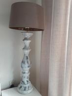 Te koop 2 mooie grote lampen met betonnen voet, Huis en Inrichting, Lampen | Lampenkappen, Ophalen, Rond, 50 cm of meer