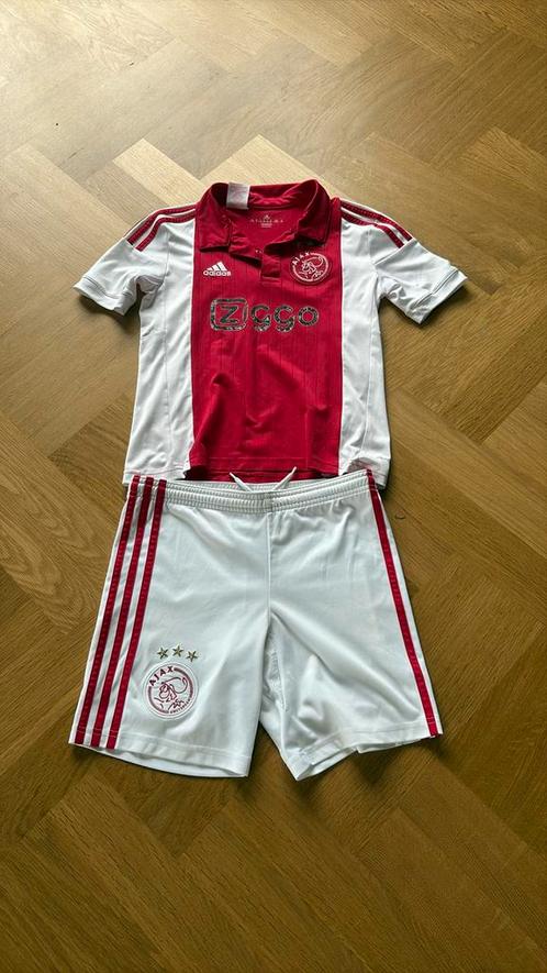Diverse sportkleding Ajax, Nike, Barcelona en Adidas, Kinderen en Baby's, Kinderkleding | Overige, Zo goed als nieuw, Jongen of Meisje