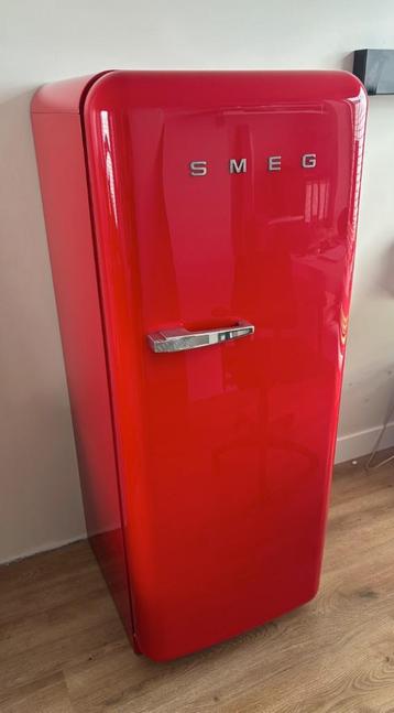 SMEG FAB28RR1 (rood) Retro koelkast met vriesvak beschikbaar voor biedingen