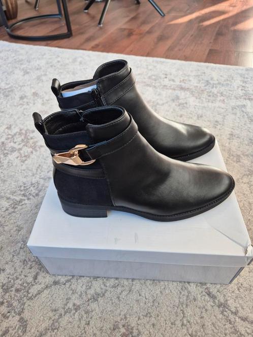 Te koop: Stijlvolle zwarte enkellaarsjes, maat 39 (nieuw), Kleding | Dames, Schoenen, Nieuw, Zwart, Ophalen of Verzenden