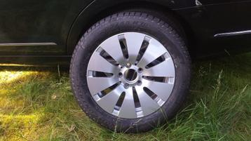banden en velgen beschikbaar voor biedingen