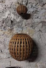 Vintage Rotan Hanglamp met "dubbele bol"., Huis en Inrichting, Lampen | Hanglampen, Overige materialen, Gebruikt, ., Ophalen of Verzenden