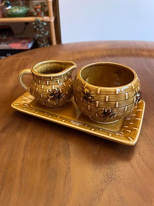 Vintage melk en suiker setje bijen, Antiek en Kunst, Antiek | Servies compleet, Ophalen of Verzenden
