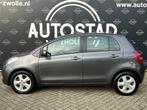 Toyota Yaris 1.3 VVTi Automaat/NL-Auto/2e Eigenaar/Airco/APK, Auto's, Stof, 750 kg, 4 cilinders, Elektrische ramen