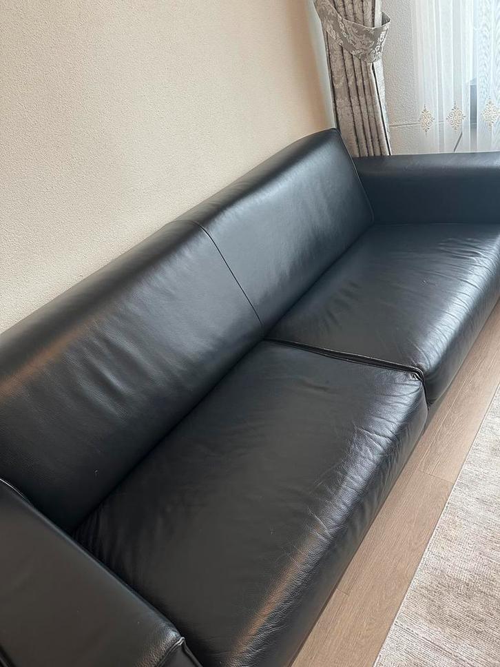 Zwarte leren bankenset 3-delig (2 x 3-zits en 1 x 2-zits), Huis en Inrichting, Banken | Bankstellen, Gebruikt, Rechte bank, Vierpersoons of meer