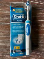 Nieuwe Oral B Vitality precision tandborstel met 2 min.Timer, Ophalen of Verzenden, Nieuw, Tandenborstel