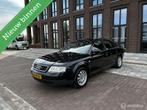 Audi A6 Limousine 2.4 5V Advance Youngtimer Clima Xenon NAP, Gebruikt, Zwart, Bedrijf, Handgeschakeld