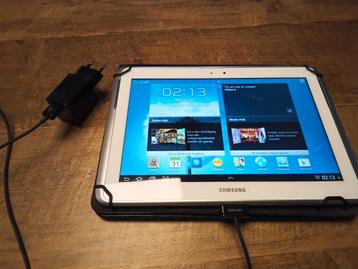 Oude Samsung Tablet + Lader & Hoes beschikbaar voor biedingen