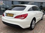 Mercedes-Benz CLA-Klasse Shooting Brake 180 (bj 2017), Auto's, Gebruikt, 4 cilinders, 715 kg, Leder en Stof