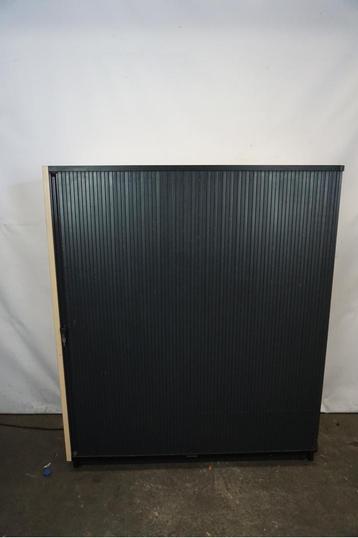 Houten kast, archiefkast, kantoorkast, dossierkast beschikbaar voor biedingen