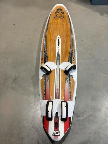 Starboard Isonic Wood 87 | Keihard en nog heel netjes beschikbaar voor biedingen