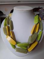 Kunststof groen tinten 3 rijen ketting zgan, Ophalen of Verzenden, Zo goed als nieuw, Groen, Overige materialen