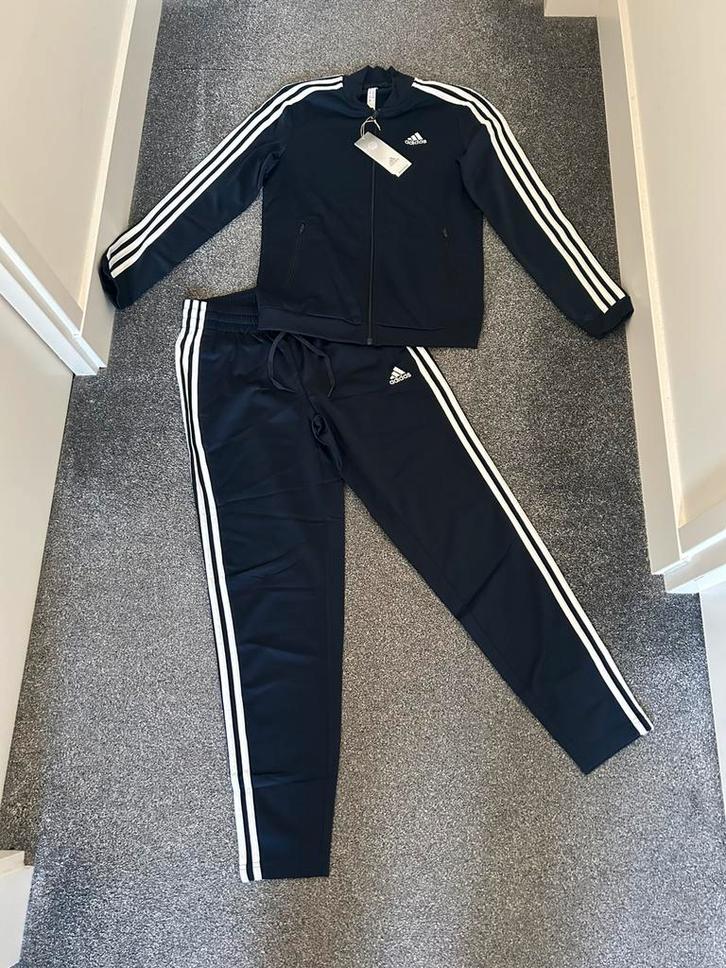Nieuw origineel trainingspak van Adidas maat XS te koop, Kleding | Dames, Sportkleding, Nieuw, Overige typen, Maat 34 (XS) of kleiner