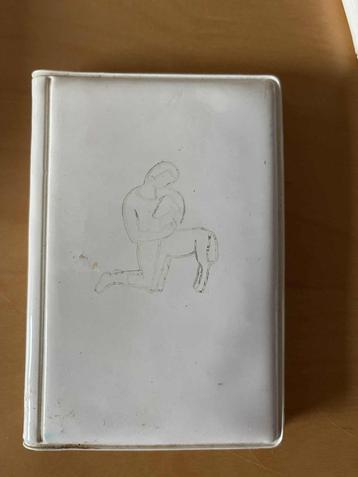 Kerkboekjes -kruisbeeld van Jezus -oud document beschikbaar voor biedingen