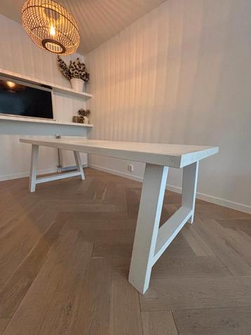 Zuiver Eetkamertafel 6-8 personen loods 5 beschikbaar voor biedingen